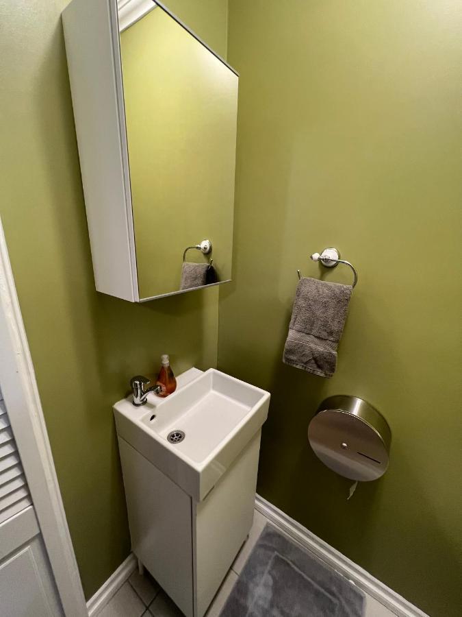 Private La Bedroom W Private Half-Bathroom - Ac - Wifi - Private Fridge -Smart Tv ロサンゼルス エクステリア 写真